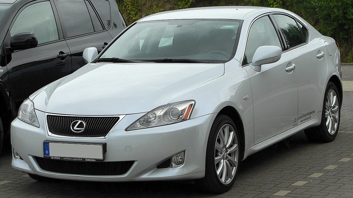 Lexus IS